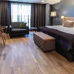 スカンディック シティ ホテル 4*